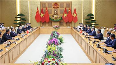 Thủ tướng Phạm Minh Chính hội kiến Ủy viên trưởng Nhân đại Toàn quốc Trung Quốc