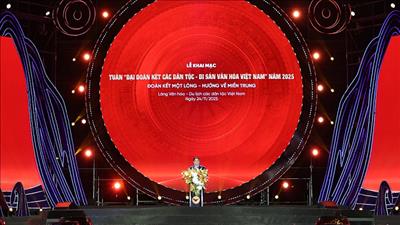 Thủ tướng kêu gọi chung sức đồng lòng, đồng cam cộng khổ, chia sẻ với đồng bào miền Trung