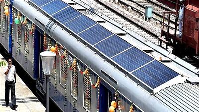 Năng lượng mặt trời - tương lai “xanh” của ngành đường sắt