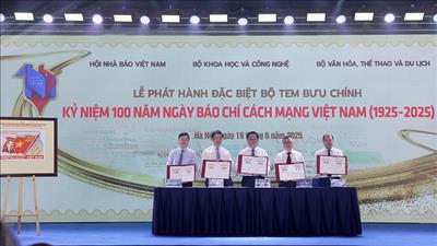 Phát hành bộ tem bưu chính kỷ niệm 100 năm Ngày Báo chí cách mạng Việt Nam