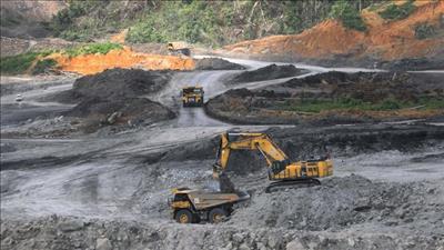 Indonesia tạm cấm xuất khẩu than trong tháng 1/2022