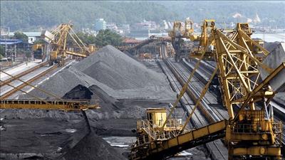 Tăng sản lượng than cho sản xuất điện và phát triển kinh tế