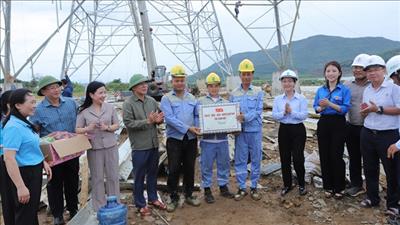 Bí thư Tỉnh ủy Thanh Hóa động viên các đơn vị thi công kéo dây dự án đường dây 500kV mạch 3