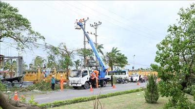 Kinh nghiệm khôi phục cấp điện sau bão số 3