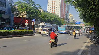 Bắc Bộ ngày nắng, Nam Bộ mưa rào và dông vào chiều tối