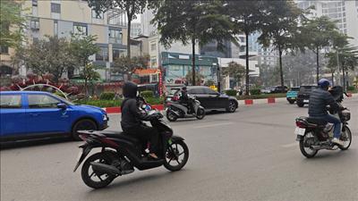 Bắc Bộ trời nắng về trưa chiều, Trung Bộ có mưa vài nơi