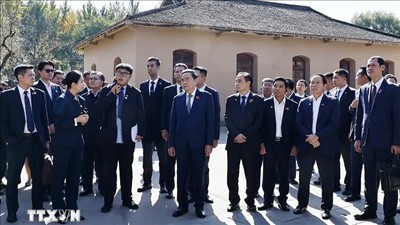 Chủ tịch Quốc hội Trần Thanh Mẫn thăm di tích lịch sử cách mạng tại tỉnh Thiểm Tây của Trung Quốc