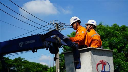 TPHCM: Tăng cường thực hiện các giải pháp tiết kiệm điện và đảm bảo cung cấp điện an toàn, ổn định