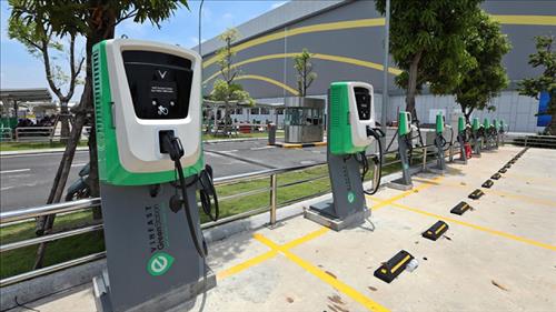 Lắp bổ sung trạm sạc điện trên cao tốc Bắc - Nam