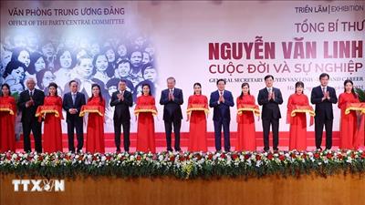 Tổng Bí thư Tô Lâm cắt băng khai mạc triển lãm về Tổng Bí thư Nguyễn Văn Linh