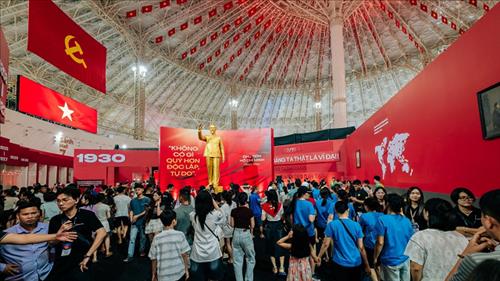 Triển lãm thành tựu Đất nước đã thu hút gần 4 triệu lượt khách tham quan