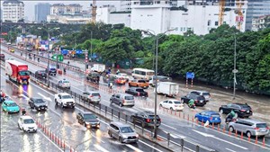 Bắc Bộ và Nam Bộ mưa dông; Trung Bộ ngày nắng nóng, có nơi nắng nóng gay gắt