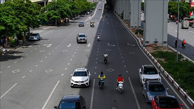 Bắc Bộ và Trung Bộ ngày nắng, Nam Bộ mưa dông rải rác