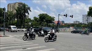 Bắc Bộ ngày nắng, Trung Bộ và Nam Bộ có mưa dông vài nơi