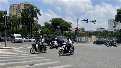 Bắc Bộ ngày nắng, Trung Bộ và Nam Bộ có mưa dông vài nơi