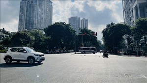 Nhiều khu vực trên cả nước có nắng, một số nơi xuất hiện mưa dông vào chiều tối