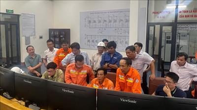Đóng điện máy biến áp AT2-250MVA dự án nâng công suất trạm biến áp 220kV Tuy Hòa