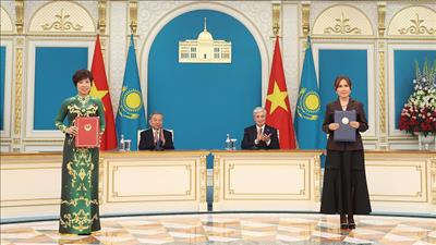Tổng Bí thư Tô Lâm chứng kiến Lễ trao các văn kiện hợp tác Việt Nam - Kazakhstan