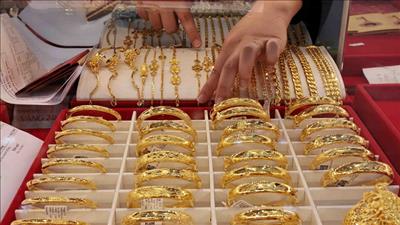 Bảng giá tại các công ty vàng bạc đá quý ngày 13/2