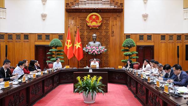 Không để thiếu nguồn cung xăng dầu, khẩn trương xây dựng kho dự trữ chiến lược