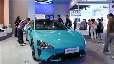 Thủ đô Trung Quốc “xanh” hơn nhờ xe năng lượng mới