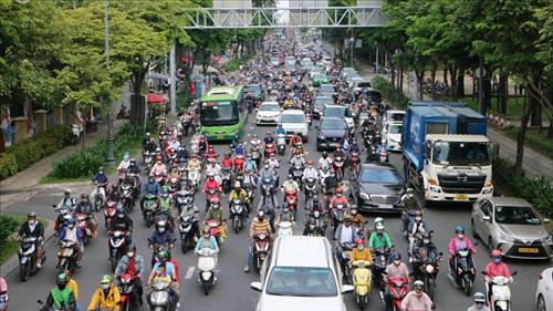 Thúc đẩy phát triển giao thông phát thải thấp tại TPHCM