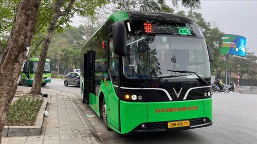 Thành phố Hà Nội đưa thêm hơn 50 xe buýt điện vào vận hành