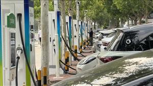 Trung Quốc xây dựng mạng lưới sạc xe điện lớn nhất thế giới