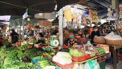 Tăng cường kiểm soát an toàn thực phẩm tại các chợ ở Hà Nội