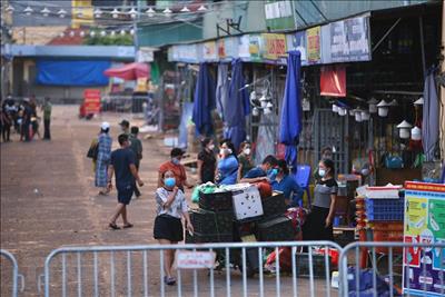 Chợ Long Biên được hoạt động trở lại từ hôm nay (21/10)
