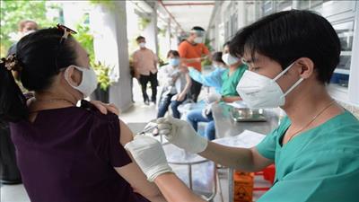 Việt Nam thay đổi mục tiêu kiểm soát ca nhiễm Covid-19