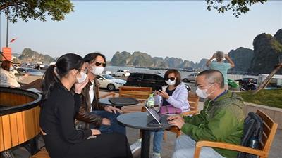 Quảng Ninh mở lại du lịch kết hợp xét nghiệm Covid-19