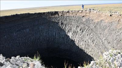 Biến đổi khí hậu là nguyên nhân gây ra những hố nổ khổng lồ ở Siberia