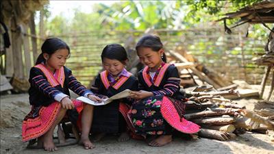 Anh hỗ trợ phụ nữ, trẻ em gái tại Đông Nam Á tiếp cận giáo dục