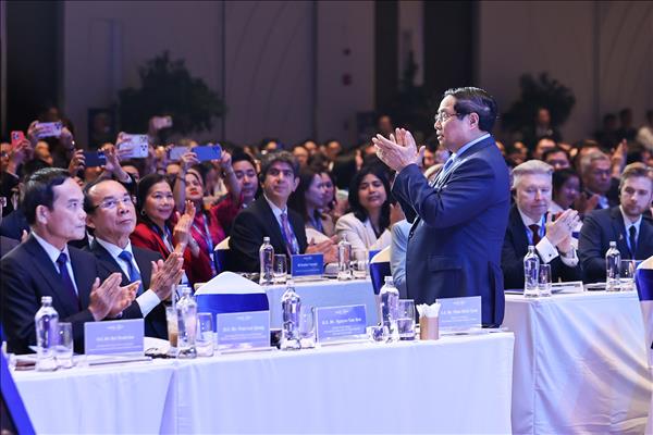 Thủ tướng dự các hoạt động tâm điểm tại Diễn đàn Kinh tế mùa Thu