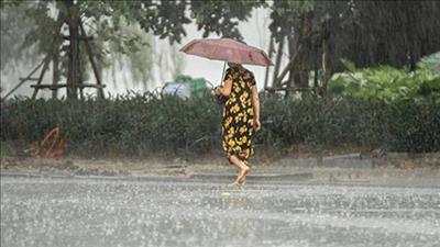 Áp thấp nhiệt đới vào đất liền gây mưa to trên cả nước