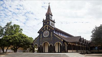 Những nhà thờ có màu sắc độc đáo tại Việt Nam