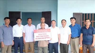 Agribank tỉnh Nghệ An hỗ trợ xây nhà tình nghĩa cho gia đình chính sách
