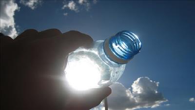 Sử dụng năng lượng mặt trời để chiết xuất trực tiếp nước uống từ không khí