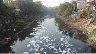 Tập trung xử lý nước thải để trả lại màu xanh cho các dòng sông