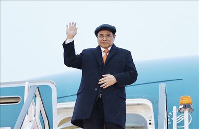 Thủ tướng Phạm Minh Chính đã tới Anh để dự Hội nghị về biến đổi khí hậu