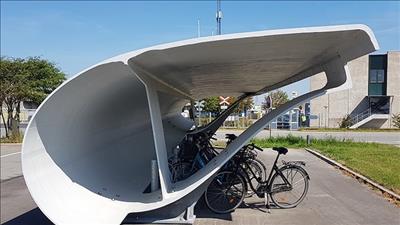 Tái chế những cánh quạt gió thành nhà để xe đạp ở Đan Mạch