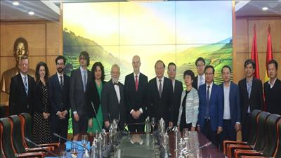 Việt Nam và Séc trao đổi kinh nghiệm về quản lý rác thải, phát triển năng lượng sạch
