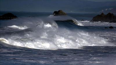 Cảnh báo sóng lớn, biển động trên vùng biển các tỉnh Nam Trung Bộ