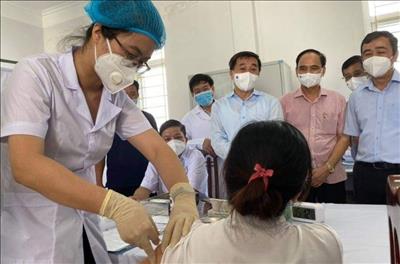 Bộ Y tế tiêm thử nghiệm vắc xin Covivac giai đoạn 2 với 375 người tình nguyện