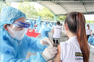 Thêm gần 1,5 triệu liều vaccine của AstraZeneca về đến Việt Nam