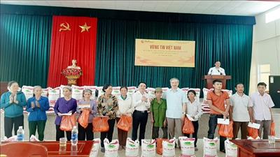 T&T Group trao tặng quà các hộ nghèo huyện Tĩnh Gia