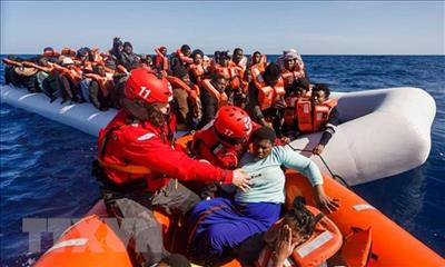 Vấn đề người di cư: Số người vượt biển Manche tăng mạnh