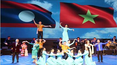 Đẩy mạnh giao lưu nhân dân giữa hai nước Việt Nam – Lào
