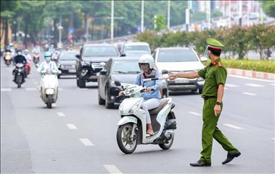 Trong 24h, Hà Nội xử phạt 900 trường hợp vi phạm quy định phòng, chống dịch